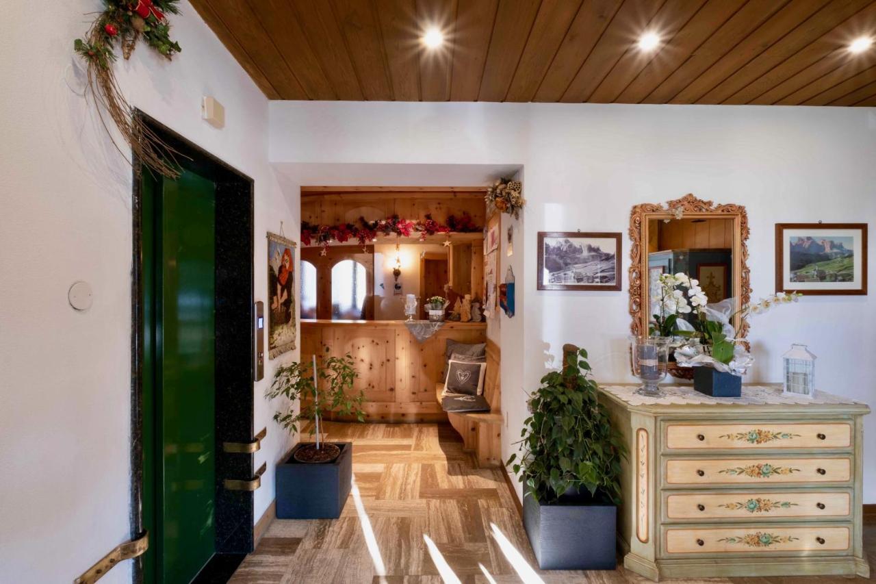 Residence Salvan Corvara In Badia Eksteriør billede